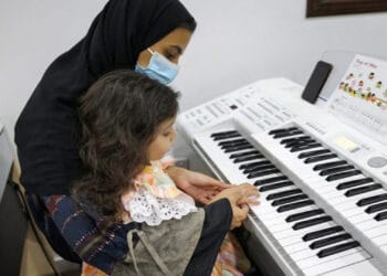 ১৭ হাজার নারী সংগীত শিক্ষক নিয়োগ দিচ্ছে সৌদি