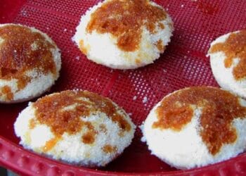 বাংলার ঐতিহ্যবাহী ভাপা পিঠা তৈরির সহজ উপায়