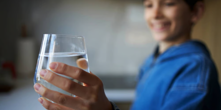 কিডনি ভালো রাখতে দিনে কতটুকু পানি খাওয়া জরুরি? জেনে নিন