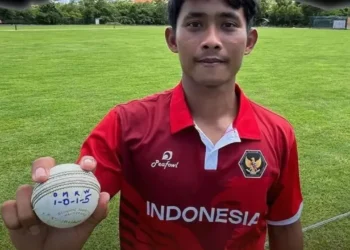এক ওভারে পাঁচ উইকেট নিয়ে ইতিহাস গড়লেন ইন্দোনেশিয়ার পেসার