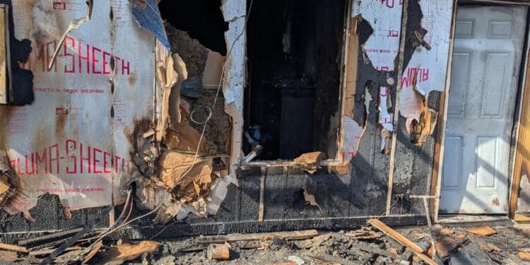 ডালাসে প্রবাসী বাংলাদেশির বাড়িতে অগ্নিকাণ্ড: নিরাপদ পরিবার, ব্যাপক ক্ষয়ক্ষতি