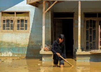 ভয়াবহ বন্যায় বিপর্যস্ত দক্ষিণ-পূর্ব এশিয়া, নিহত বেড়ে ১৭শ’