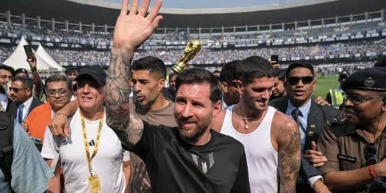 হায়দরাবাদ মাতালেন মেসি, পরের গন্তব্য মুম্বাই