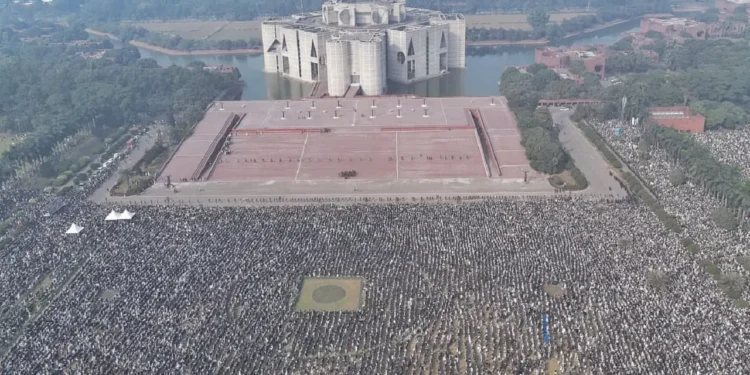 লাখ লাখ মানুষের অংশগ্রহণে খালেদা জিয়ার জানাজা সম্পন্ন