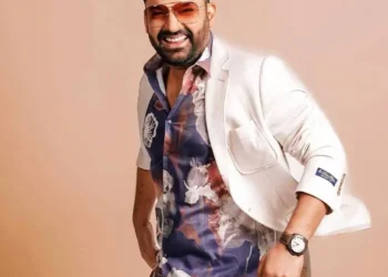 যেভাবে শূন্য থেকে ৩০০ কোটির মালিক হলেন কপিল শর্মা