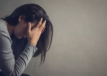 আপনার মানসিক স্বাস্থ্যের ঝুঁকি নির্দেশ করে এমন ৫ সংকেত