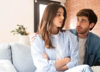 প্রিয় মানুষের অভিমান ভেঙে ফেলুন সহজ কিছু উপায়ে