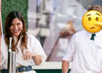 প্রেম আড়ালেই স্বস্তি! অনলাইনে সম্পর্ক প্রকাশে অনীহা তরুণীদের