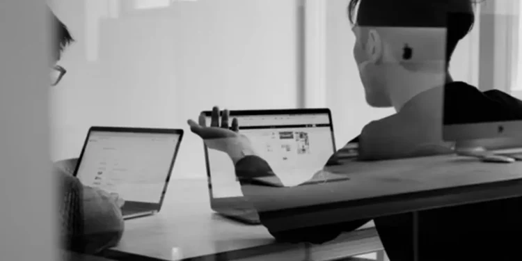 রাত জাগার অভ্যাসে অজান্তেই যে ক্ষতি করছে, বিশেষজ্ঞের সতর্কবার্তা