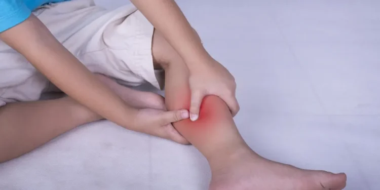 ঘুমের মধ্যে পায়ের রগে টান পড়া স্বাভাবিক নাকি কোনো রোগের ইঙ্গিত