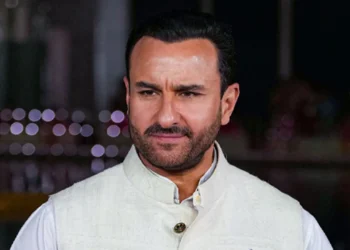 শিকড়ের টানে না কি পর্দার প্রয়োজনে? বাংলা শিখছেন সাইফ আলি খান