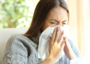 শীতকালীন অ্যালার্জি থেকে যেভাবে রক্ষা পাবেন