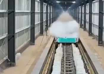 দুই সেকেন্ডে ৭০০ কিলোমিটার গতি তুলে ট্রেনের বিশ্বরেকর্ড