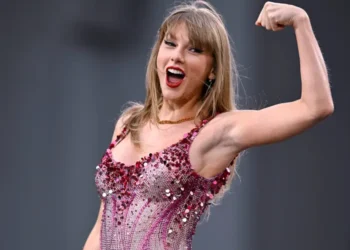 মাত্র ৩৬ বছরের জীবনেই বিলিয়নিয়ার ও আকাশছোঁয়া খ্যাতি।