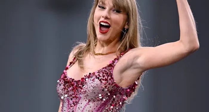 মাত্র ৩৬ বছরের জীবনেই বিলিয়নিয়ার ও আকাশছোঁয়া খ্যাতি।