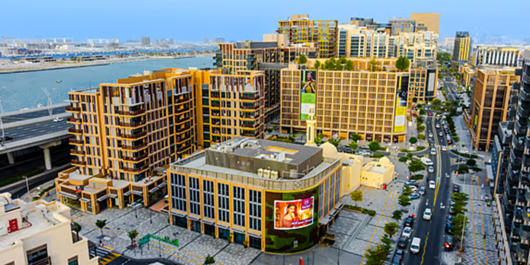 দুবাইয়ে নির্মিত হচ্ছে বিশ্বের প্রথম স্বর্ণের সড়ক