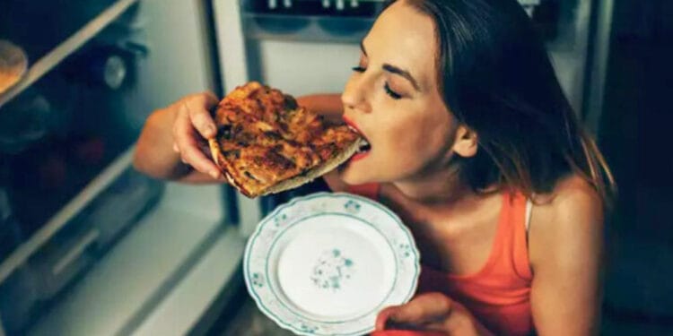 বিনামূল্যে বা সস্তায় খাবার পেলে মানুষ বেশি খেয়ে ফেলে কেন?