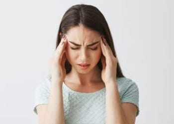 ওষুধ ছাড়াই মাইগ্রেনের ব্যথা কমায় যেসব খাবার