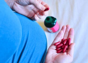 গর্ভাবস্থায় প্যারাসিটামল খেলে কি শিশুর ক্ষতি হয়? কী বলছে গবেষণা