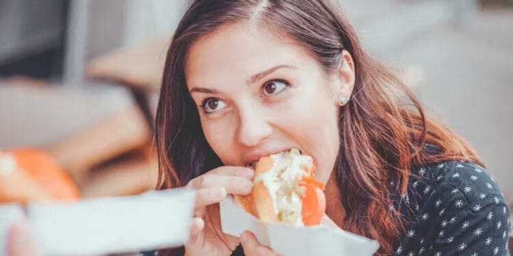 অতিরিক্ত প্রোটিন গ্রহণে বাড়তে পারে স্বাস্থ্যঝুঁকি, বিশেষজ্ঞদের সতর্কতা