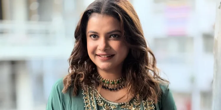 হঠাৎ কথা বলতে পারছেন না শবনম ফারিয়া