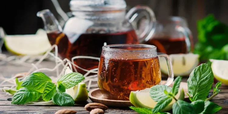 গ্রিন টি না কি লাল চা, কোনটিতে উপকার বেশি