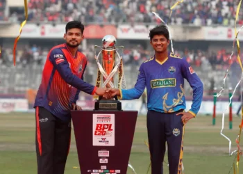 বিপিএলে টস জিতে বোলিংয়ে চট্টগ্রাম