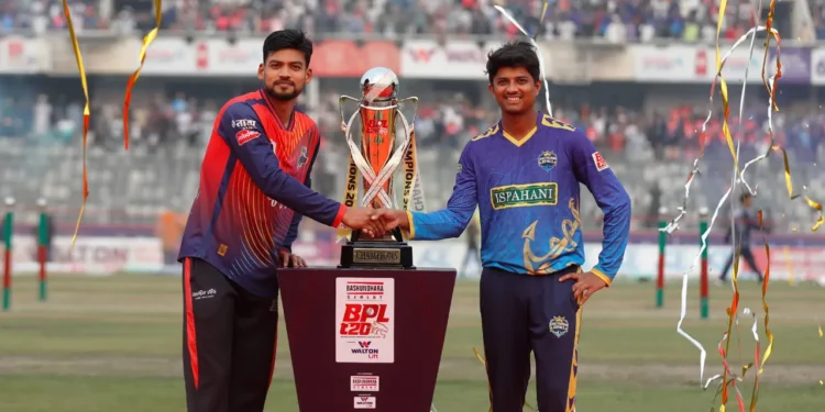 বিপিএলে টস জিতে বোলিংয়ে চট্টগ্রাম