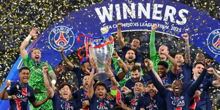 এক ট্রফিতেই মিলল ২ হাজার ৬২ কোটি টাকা!