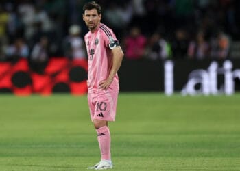 বিশ্বকাপের আগে চোটে পড়লেন মেসি