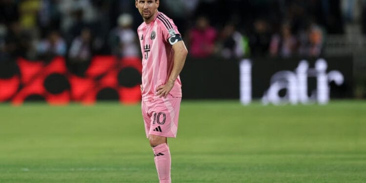 বিশ্বকাপের আগে চোটে পড়লেন মেসি