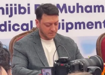 বিশ্বকাপজয়ী ওজিল হঠাৎ ঢাকায়