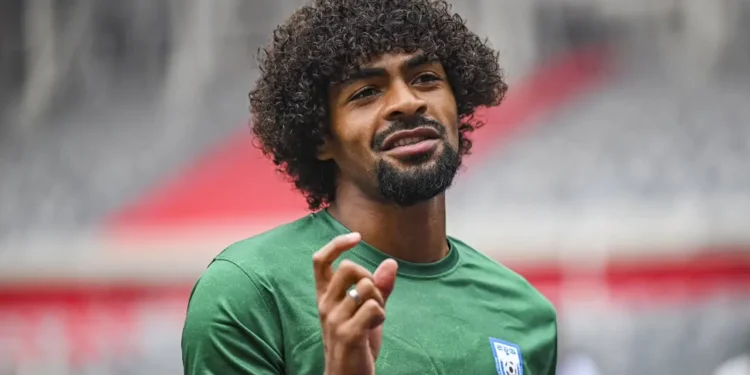 দলের সঙ্গে যোগ দিলেন না হামজা, কিন্তু কেন?