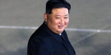 উত্তর কোরিয়ায় প্রায় শতভাগ ভোটে জয়ী কিমের দল