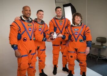 অর্ধশতাব্দীর পর আবার চাঁদের পথে: আর্টেমিস-২ মিশন