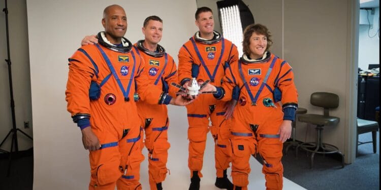 অর্ধশতাব্দীর পর আবার চাঁদের পথে: আর্টেমিস-২ মিশন