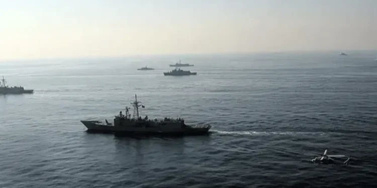 সবার জন্য উন্মুক্ত হরমুজ প্রণালি, তবে…