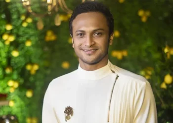 সবাইকে অগ্রিম শুভেচ্ছা জানালেন সাকিব