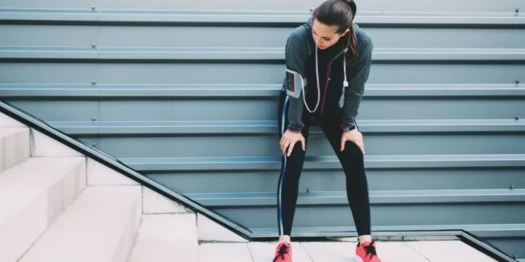 সিঁড়ি ওঠার সময় কেন বেশিরভাগ মানুষের শ্বাস ফোলা হয়ে যায়?