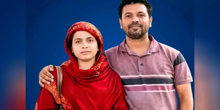 স্ত্রীর জীবন বাঁচাতে নিজের কিডনি দিলেন স্বামী