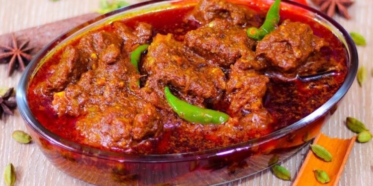 দাওয়াতের অপেক্ষা শেষ: চট্টগ্রামের ঐতিহ্যবাহী ‘মেজবান’ এখন প্রতিদিনের আয়োজনে!