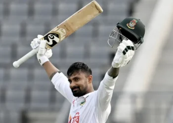 লিটনের বীরত্বে সম্মানজনক সংগ্রহ বাংলাদেশের