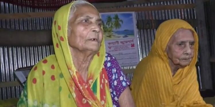 এক শতাব্দীর বন্ধন ১৩০ বছরের মা আর ১০০ বছরের মেয়ের জীবনের লড়াই