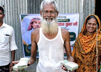 উইপোকা ও ইঁদুরের গ্রাসে শেষ সঞ্চয়: দিশাহারা কৃষকের মুখে হাসি ফোটালেন সৌদিপ্রবাসী