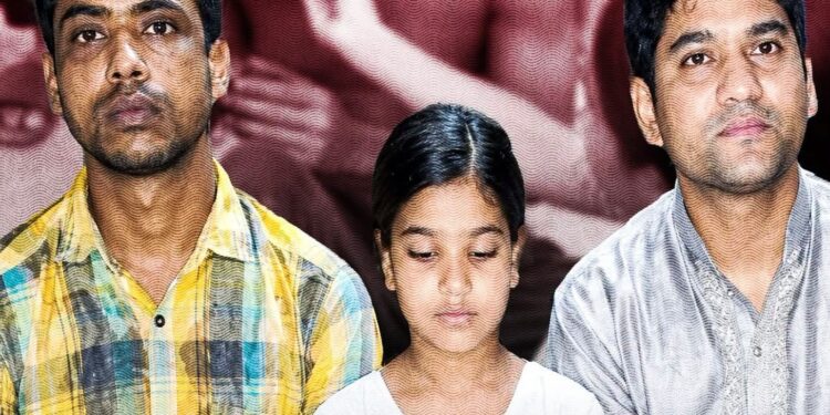 বন্ধনে বাবা ও শিশুর ভালোবাসা: প্রশাসনের সহায়তার আশ্বাস