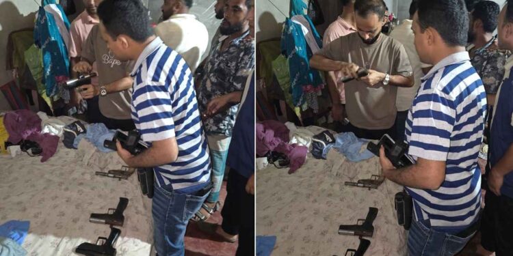 অটোরিকশার গ্যারেজে অস্ত্র কারখানার সন্ধান