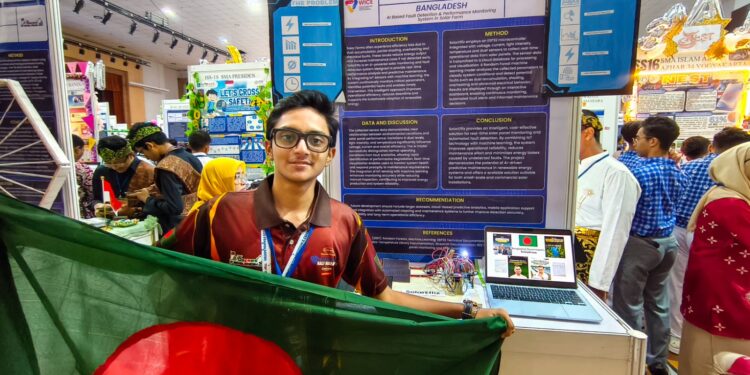 মালয়েশিয়ায় আন্তর্জাতিক উদ্ভাবনী প্রতিযোগিতায় পাবনার তরুণ ফিহা হুসাইনের রৌপ্যপদক জয়