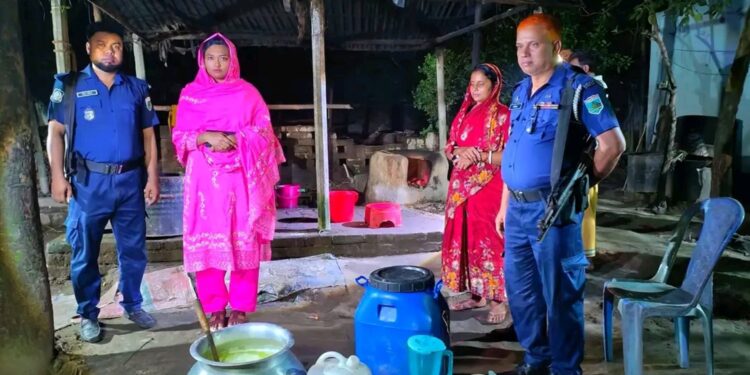 ব্লিচিং পাউডার, জেল ও পামওয়েল দিয়ে তৈরি হচ্ছিল নকল দুধ ; লাখ টাকা জরিমানা