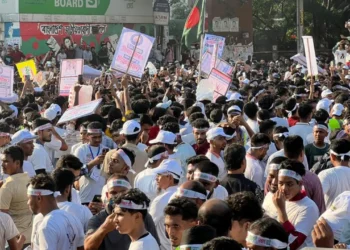 নোয়াখালী বিভাগ ঘোষণার দাবিতে শাহবাগ অবরোধ