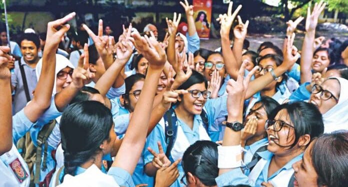 এসএসসি পুনর্নিরীক্ষণ: নতুন করে পাস ৪,৫৮৫, জিপিএ-৫ পেলেন আরও ৩,০৭৯ জন